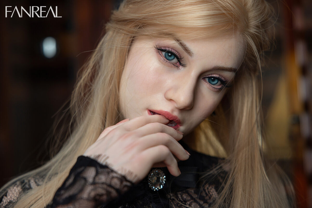 Picture of FanReal 168cm/5ft6 F-cup Silicone Sex Doll – Vanessa