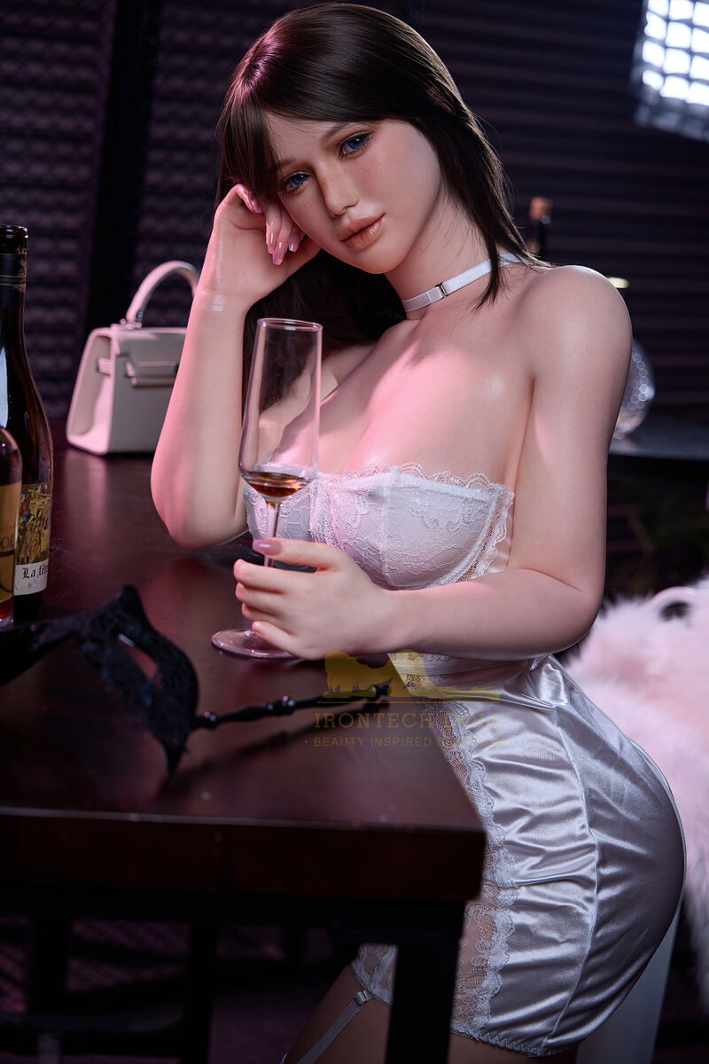 Picture of 164cm/5ft5 All-In-One Seamless Neck Silicone Sex Doll – Celine