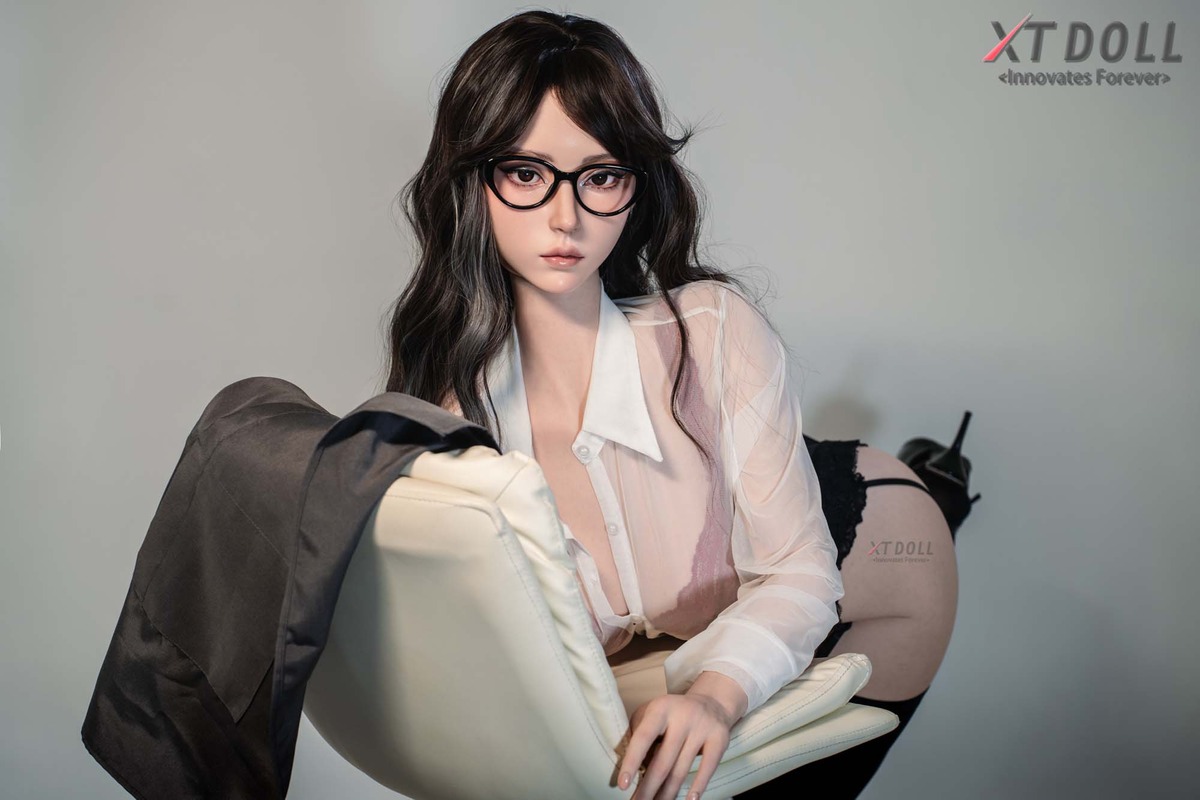 Picture of 165cm/5ft5 E-cup Silicone Sex Doll – Lucy