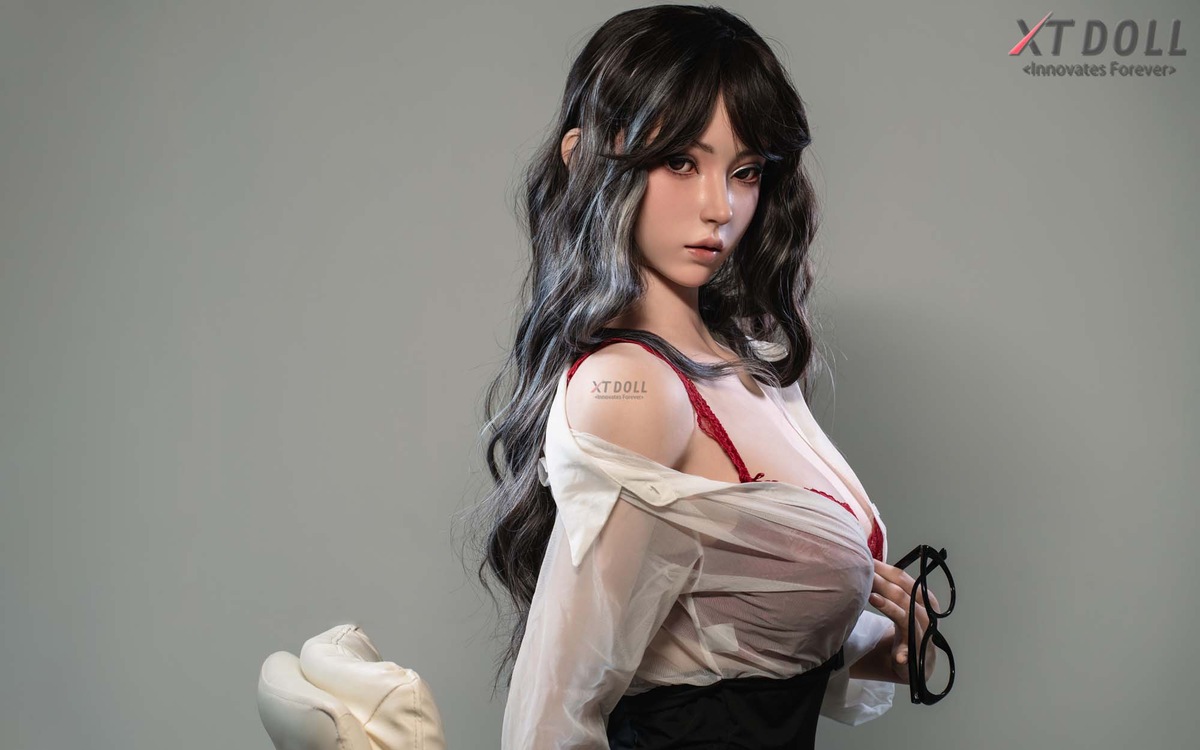 Picture of 165cm/5ft5 E-cup Silicone Sex Doll – Lucy